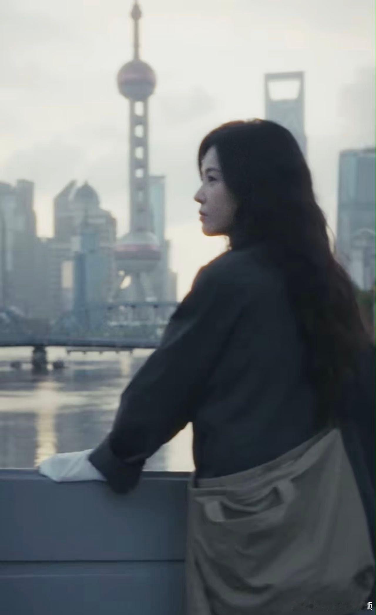 杨子姗居然四十岁了杨子姗四十岁正是花样年华不焦虑年龄，自在做自己，杨子姗把四十
