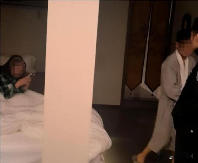 云南玉溪，一女子凌晨两点拨通了110，声称自己的丈夫，在昆明酒店跟一女子在一起鬼