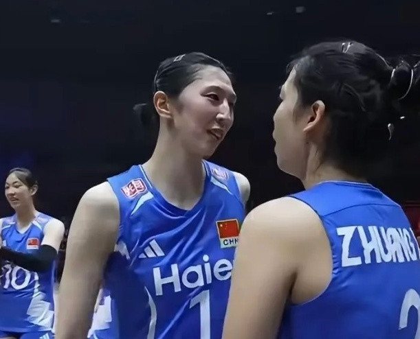 中国女排传来三个消息，第3个消息振奋人心：第一个消息，中国女排以25比14、25