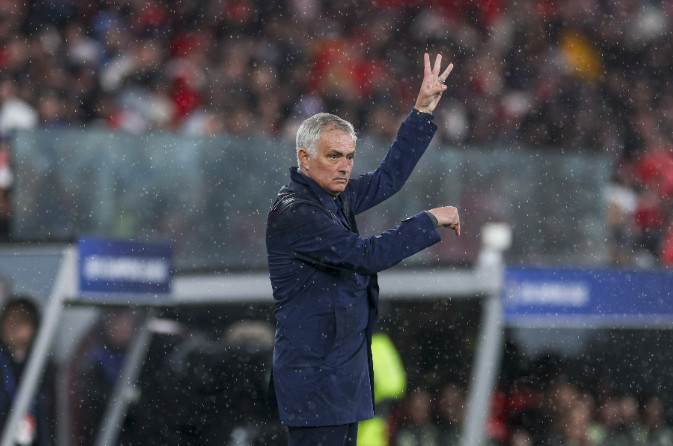 体育06月24日讯回归皇马后穆里尼奥首次接受了采访，其中谈到了国家德比与姆巴