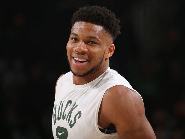 据报道：根据EricPincus报道，多名NBA经纪人认为，字母哥将向雄鹿队提出