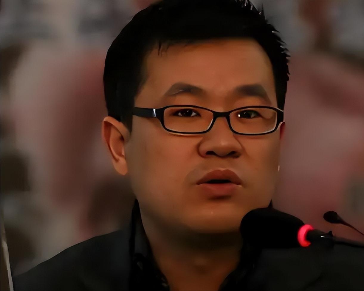 当年那个冒死揭露“三鹿奶粉”的上海记者，在真相大白4年后突然辞职，从此淡出公众视