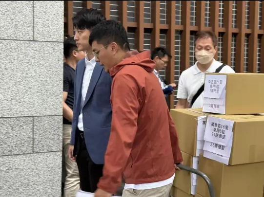 李孝亮罢免吴沛忆失败，网友没有太多指责的话语，反而是逃跑的张克晋被网友喷：“胆小
