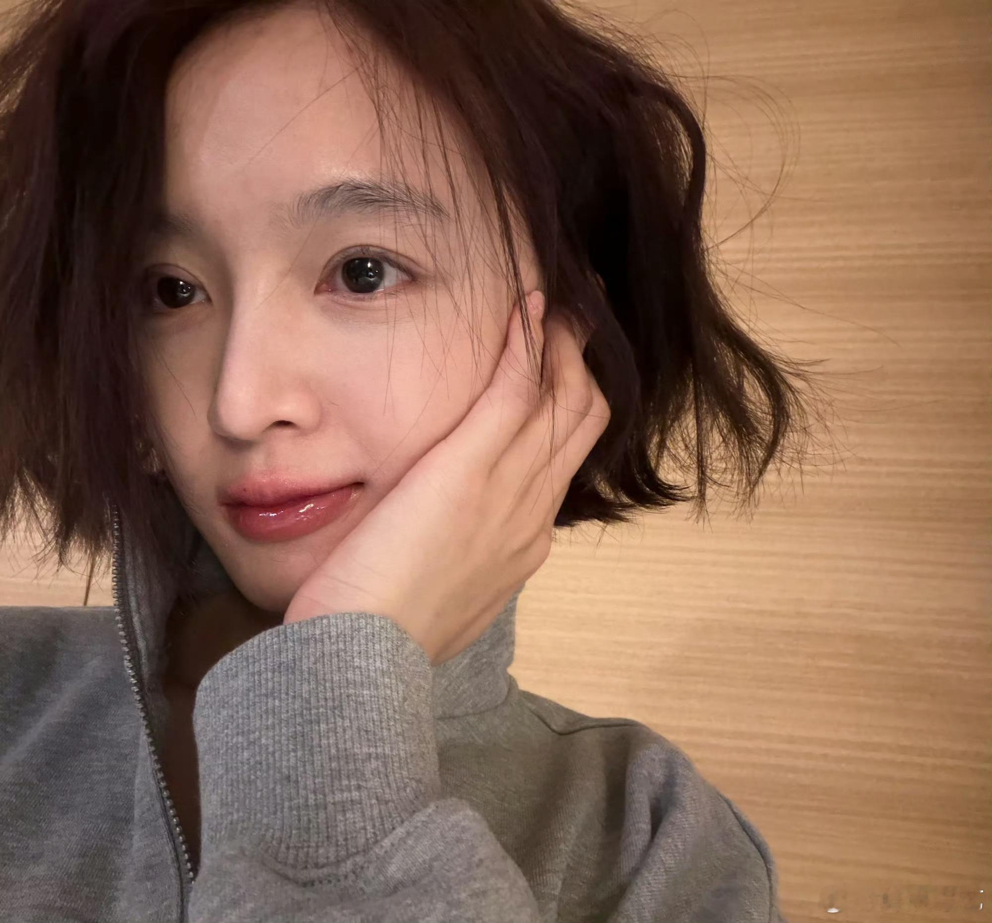 吴宣仪音乐剧她的海曝吴宣仪音乐剧五月首演从唱跳到表演，她用音乐剧《她的海》沉淀自