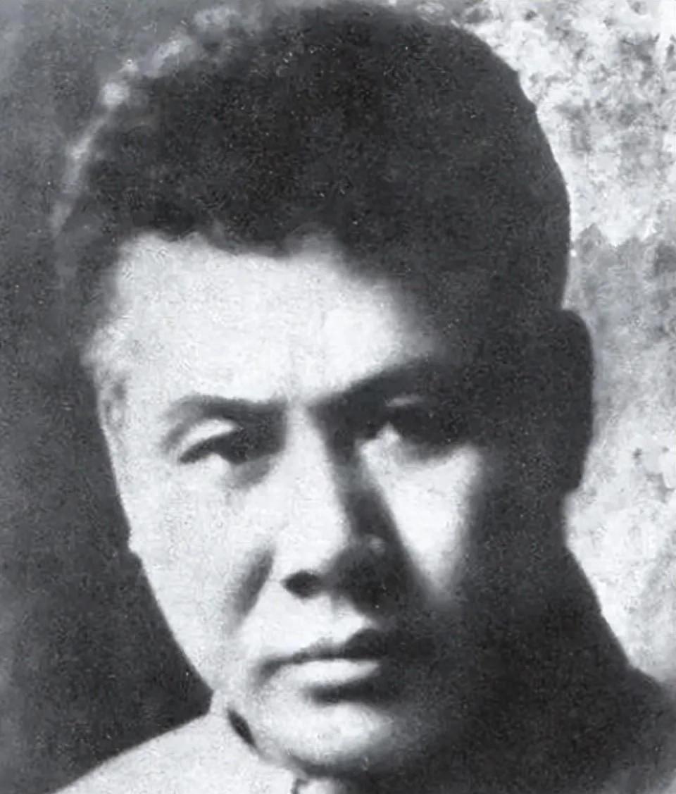 曾经拯救九万红军的国军高官，开国后为何被判死刑？毛主席称他是红军的大恩人！1