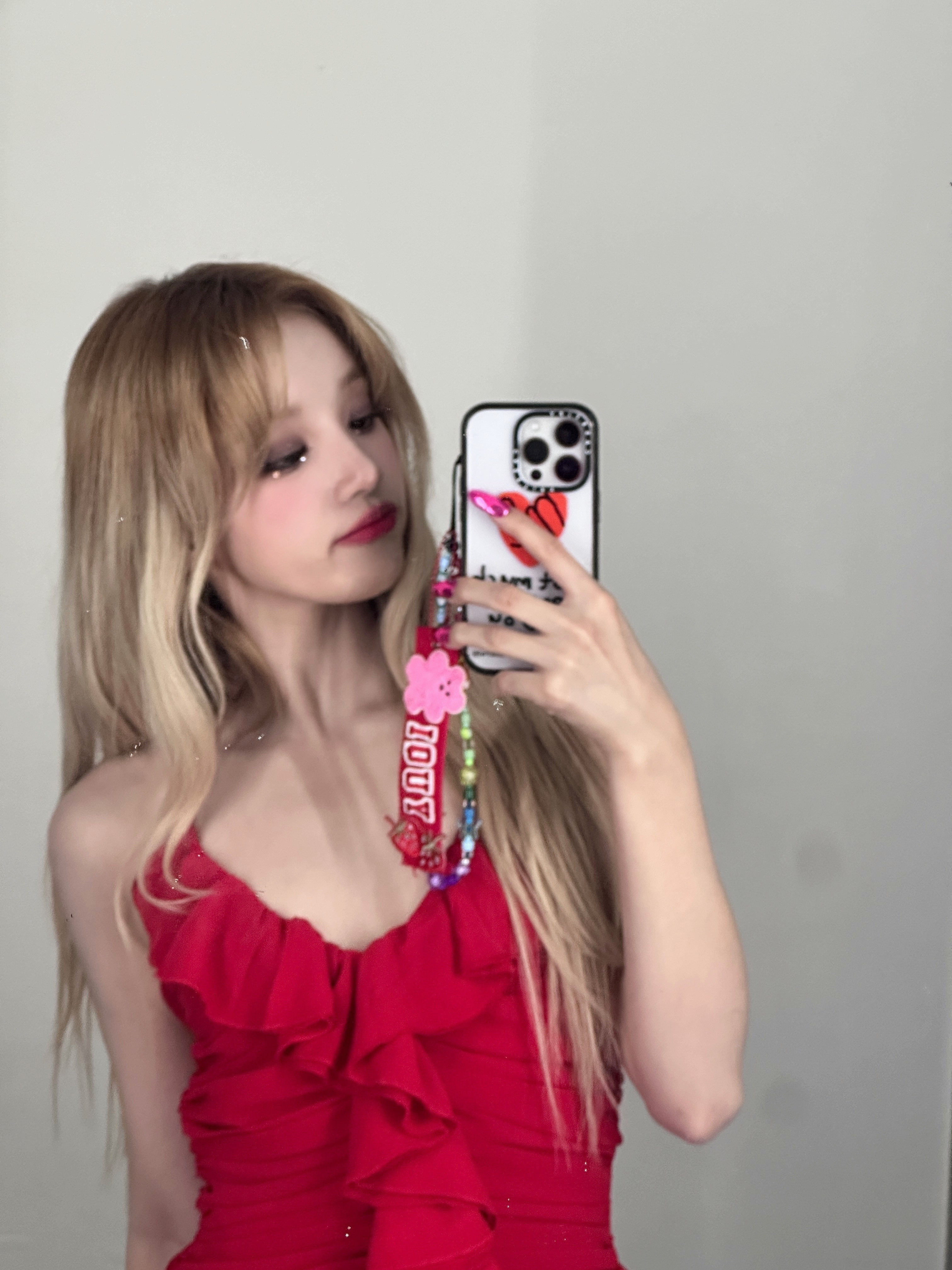 美丽红裙宋雨琦❤️祝大家除夕快乐