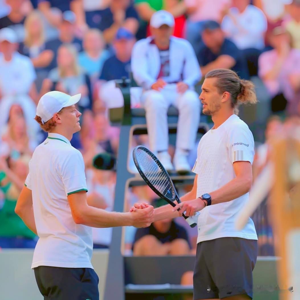 ATP本周最新世界前十如下：1辛纳2兹维列夫3阿尔卡拉斯4