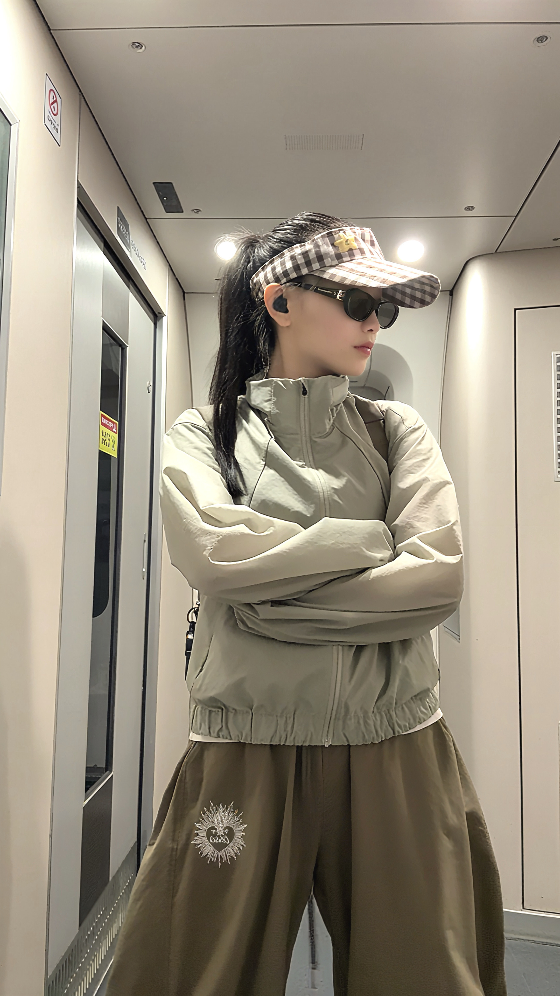 早上六点已经在去九寨沟的高铁上了​​​