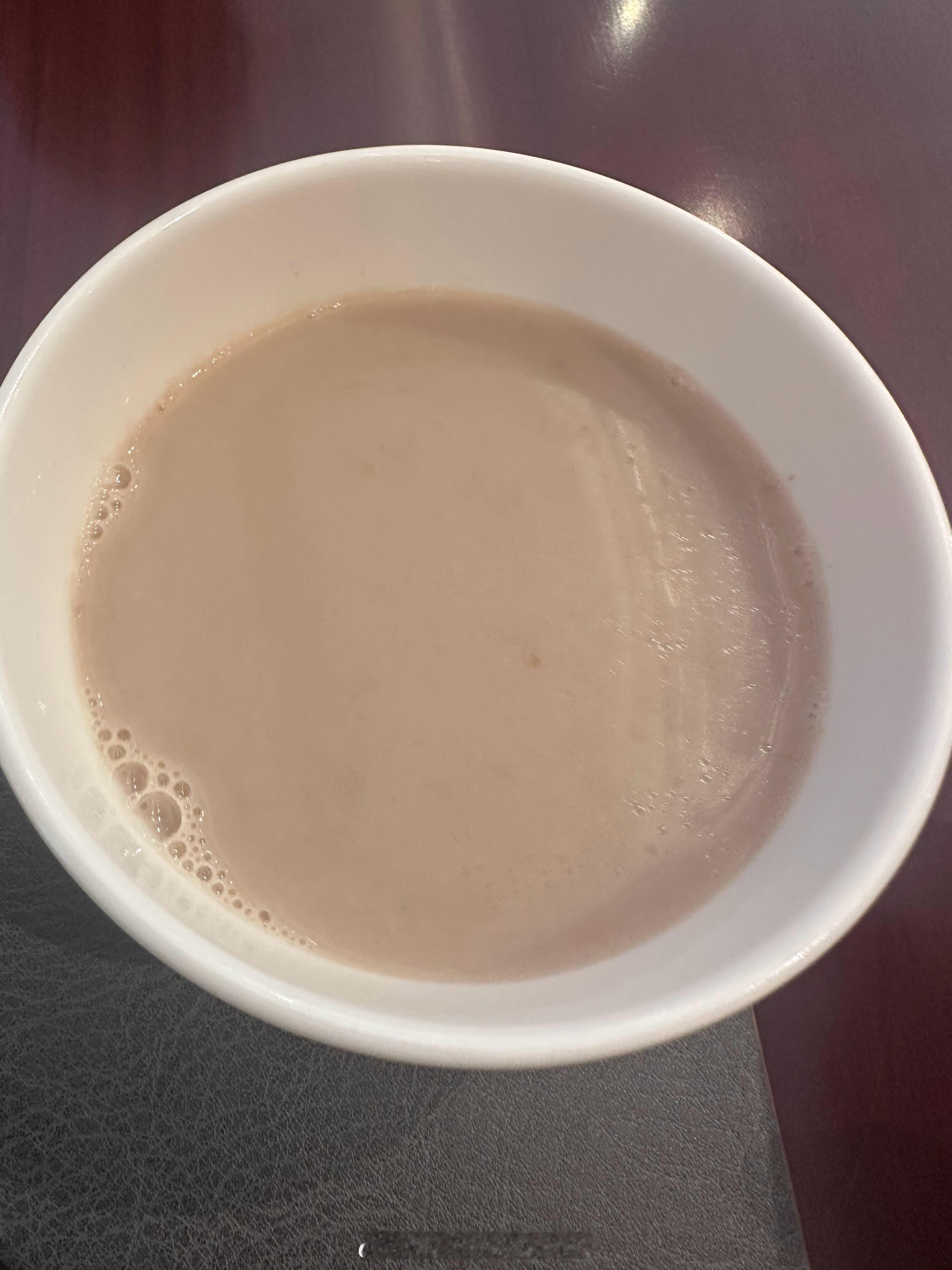 我去，这碗蒙古奶茶，旁边放的调料，没看清，把盐和白糖搞混了，咸死了不可辜负的美食