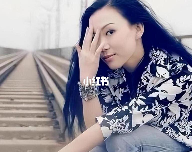 虚荣自毁：无法接受从女神到平凡的结果王佳是江苏卫视《非诚勿扰》前女嘉宾，因在孕