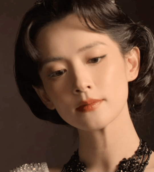 陈昊宇音乐剧造型，正统演员的脸，歌手出身，演音乐剧磨演技非常聪明陈昊宇​​​