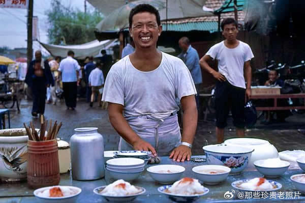 八十年代外国游客拍摄的各地小吃