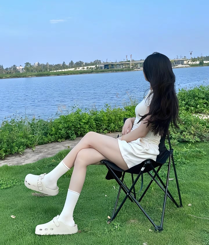 年轻人别总窝着，得去浪一浪