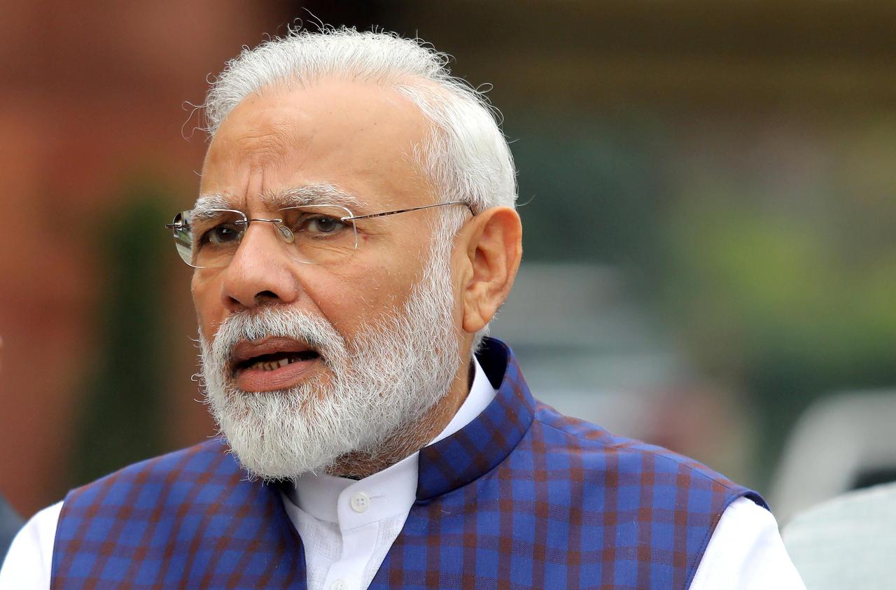 莫迪三个月前还在阿萨姆邦为一个尿素厂剪彩，那厂年产125万吨，他当着镜头说印度要