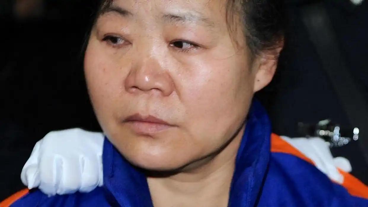 死一万次都不足惜！她是陕西某医院的产科主任，因为贩卖7个婴儿被判死刑，可她至死都