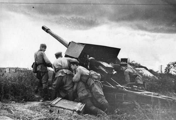 NKVD炮兵部队与法国老炮：揭秘二战苏军的一段隐秘历史