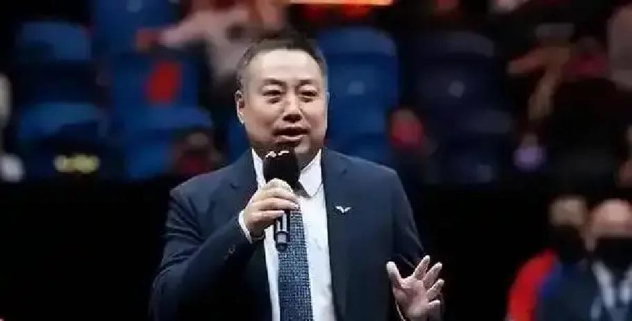 刘国梁拿起笔，签下的不是副总教练的任命文件。他签的，是国乒未来十年的“生死
