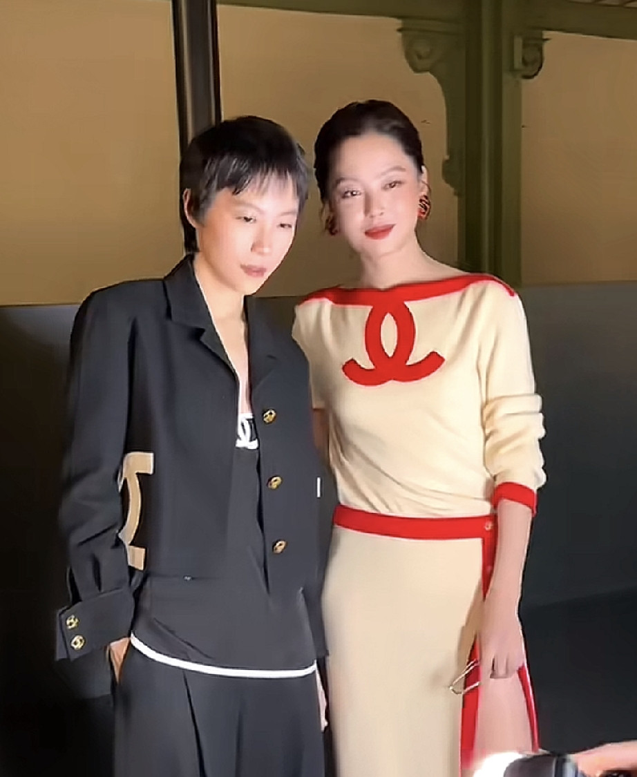 奉劝各位，没有资本不要进入娱乐圈不信的话看看窦靖童，刚进圈就能和辛芷蕾平起平坐，这种待遇真不是靠努力