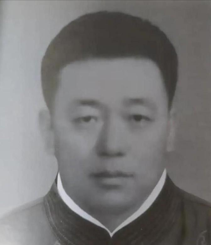 1939年春，冀东抗日联军总司令高志远赶赴平西，受到战友招待。在接风宴上，战友趁