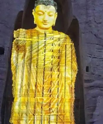 2001年，塔利班炸毁阿富汗巴米扬大佛，全球哗然。2015年，中国夫妇张昕宇和梁