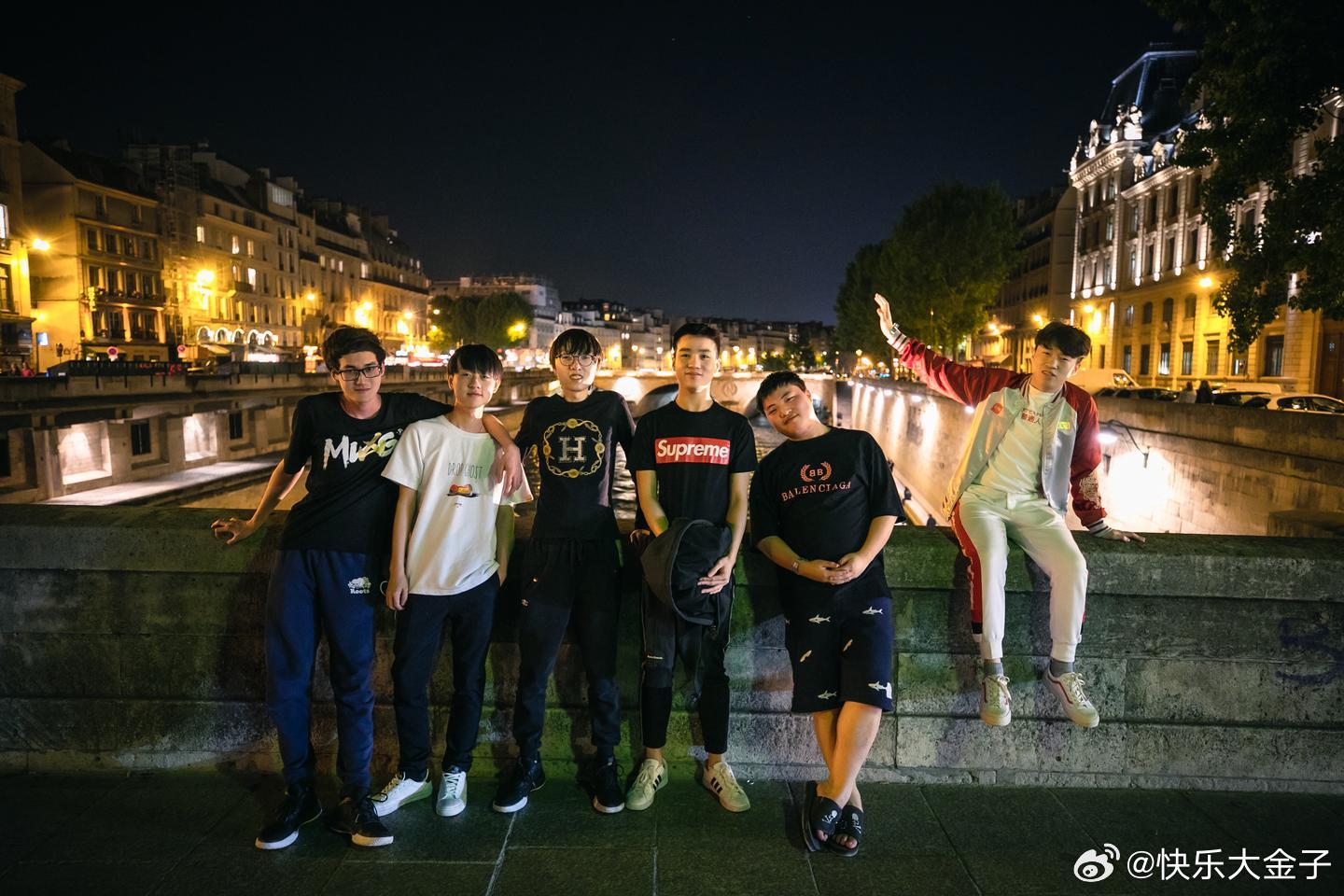 2018年Xiaohu在巴黎捧起MSI冠军。2024年Xiaohu在巴黎止步全球