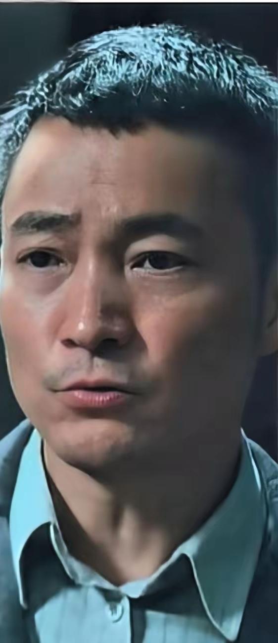 追剧《沉默的荣耀》昨晚的剧情，看到关于蔡孝乾在牢房里与谷正文的周旋，真把人笑