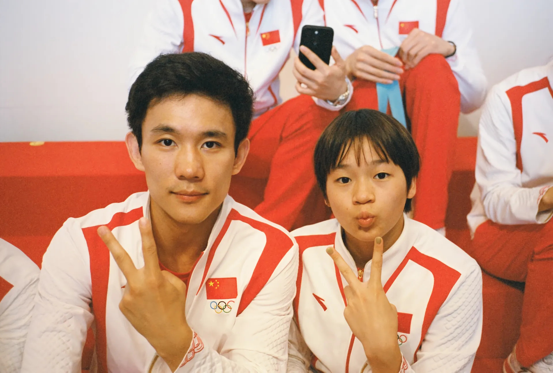 全红婵转圈打招呼全红婵的跳水让全世界惊叹，🈶时候会忘了她也还只是个小女孩，可可