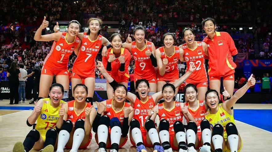 为何中国女排选大量年轻队员?只因中生代人才匮乏,也没锻炼出来