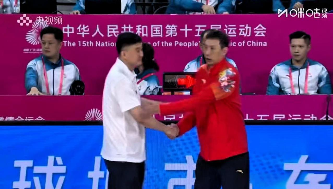 胡明轩打江苏只拿2分，徐杰29分，有徐杰托底，末节给胡明轩找状态，周鹏状态下滑太