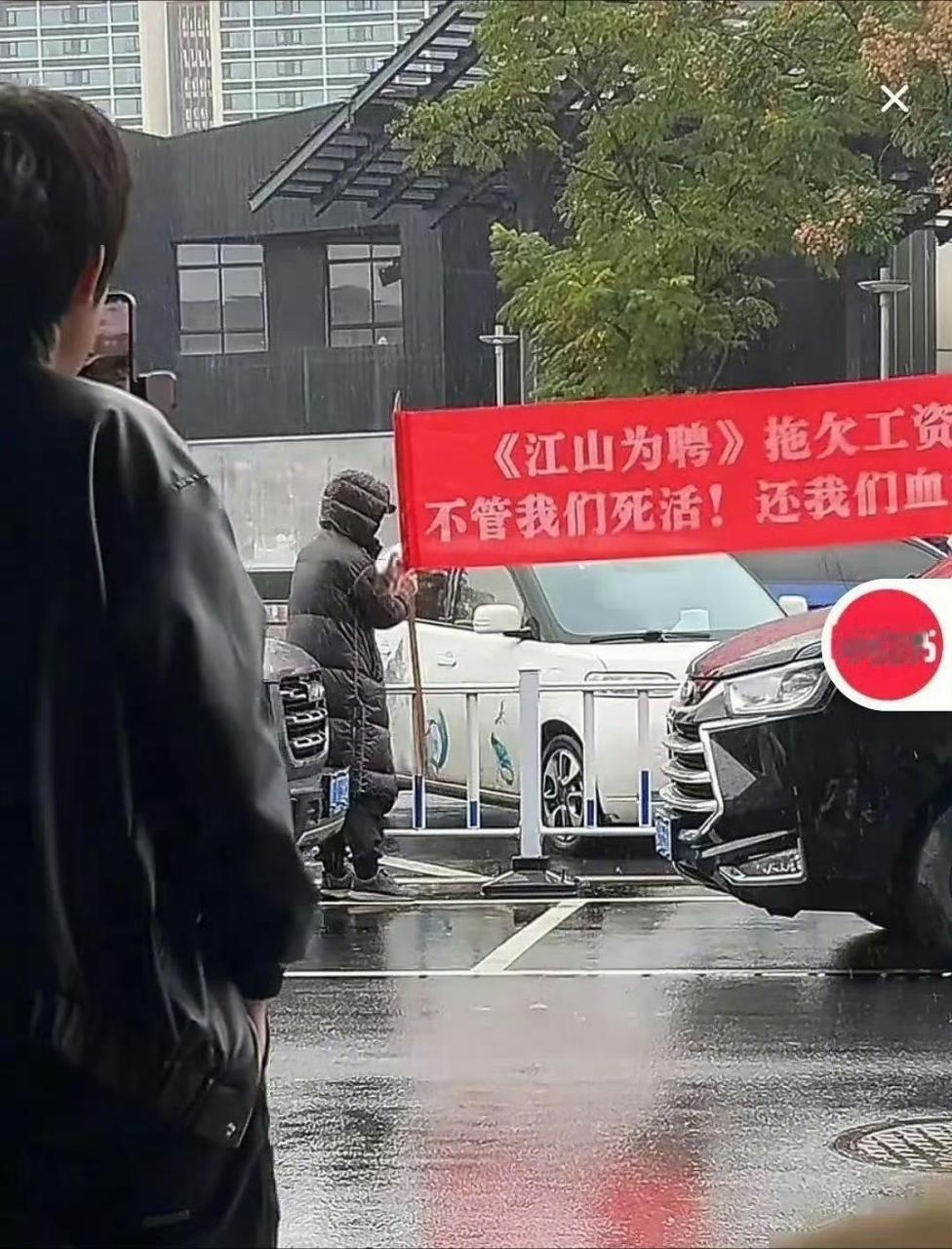 想看于老师“松弛”回应。