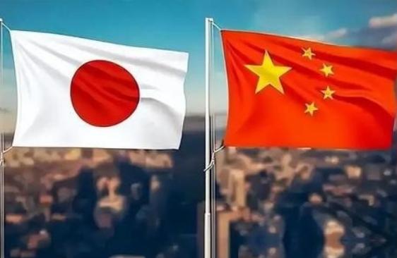 中国网友又想出了一个制裁日本的绝招，就是效仿俄罗斯彻底关闭中国领空不允许日本飞机