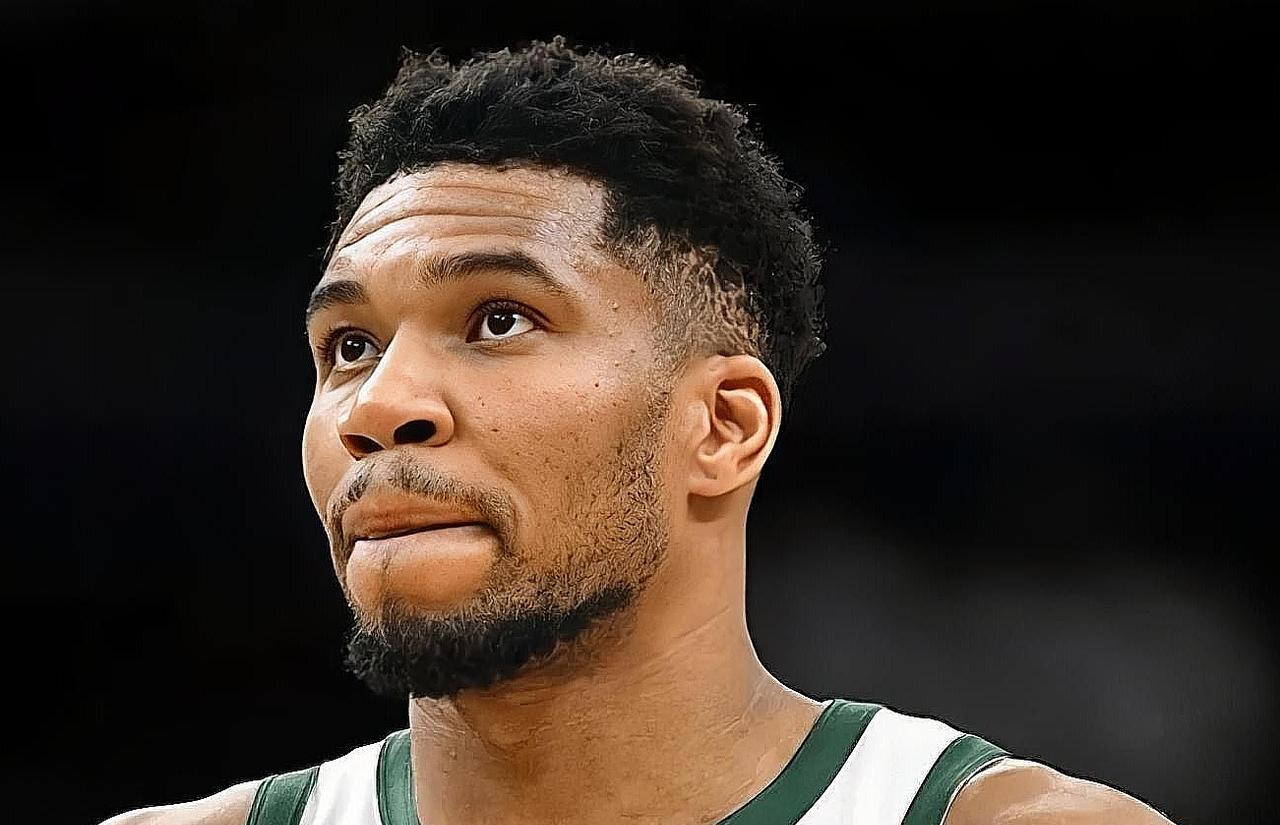 原来字母早就申请交易了，勇士机会来了！据美媒LegionHoops报道，字母