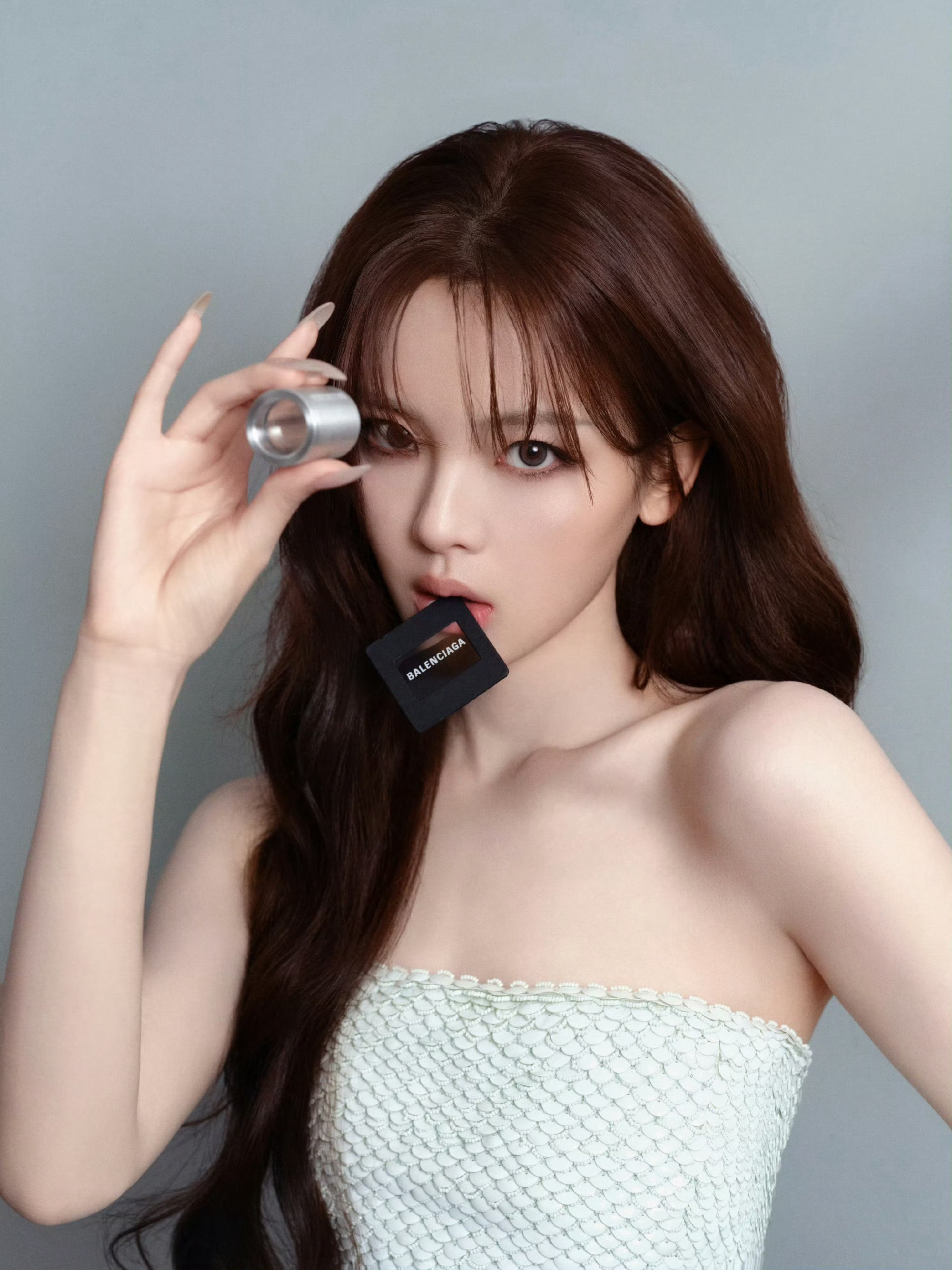 杨超越inBALENCIAGA📸作为品牌挚友亮相26冬季大秀，身着品