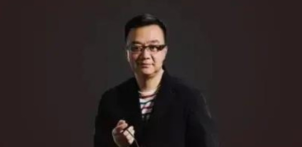 当年，在拍摄《人民的名义》的时候，导演李路花了500多万片酬请来了“老戏骨”陈道