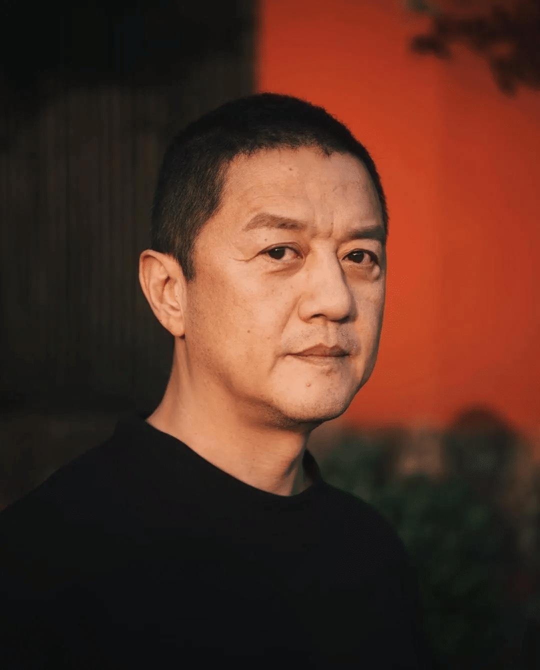 欠租2600万还被全网力挺！李亚鹏这波翻盘，全靠1万个孩子的笑脸最近李亚鹏又