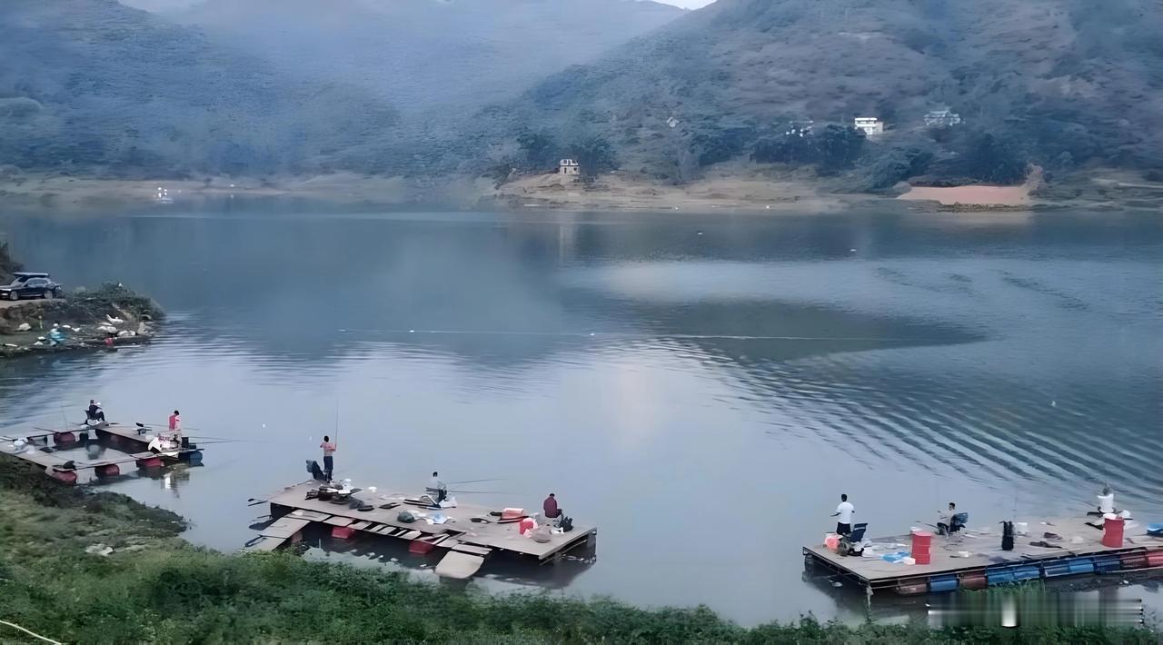 冒死偷拍中国南方某空军基地