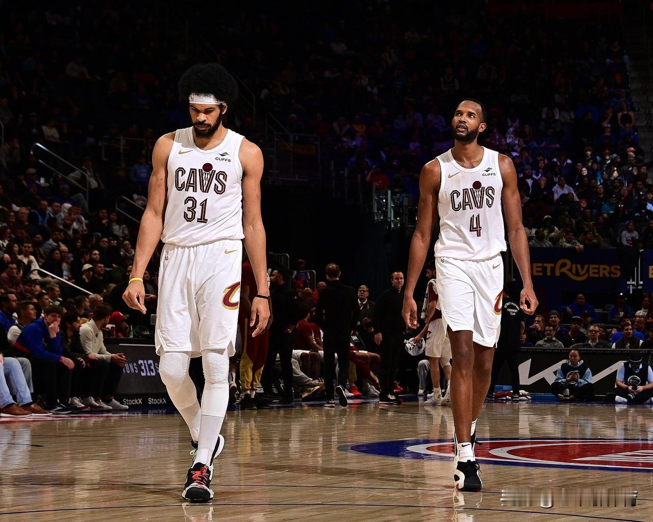 输给雷霆对于骑士来说是好事！在遇到雷霆前，骑士队已经七连胜了，哈登到骑士后一场