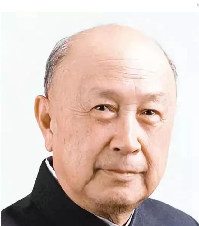 1964年，新疆一小伙子给钱学森写信，信中直接指出钱学森的错误，以为不会有回信，