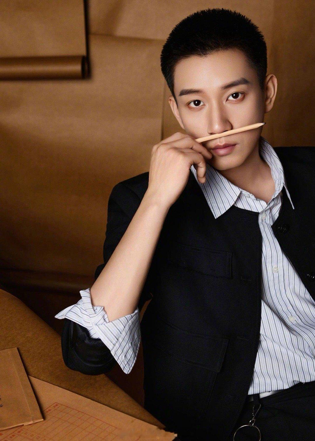 演员王子奇含金量还在上升御赐小仵作2王子奇在专访中的表现，完美诠释了什么叫“演