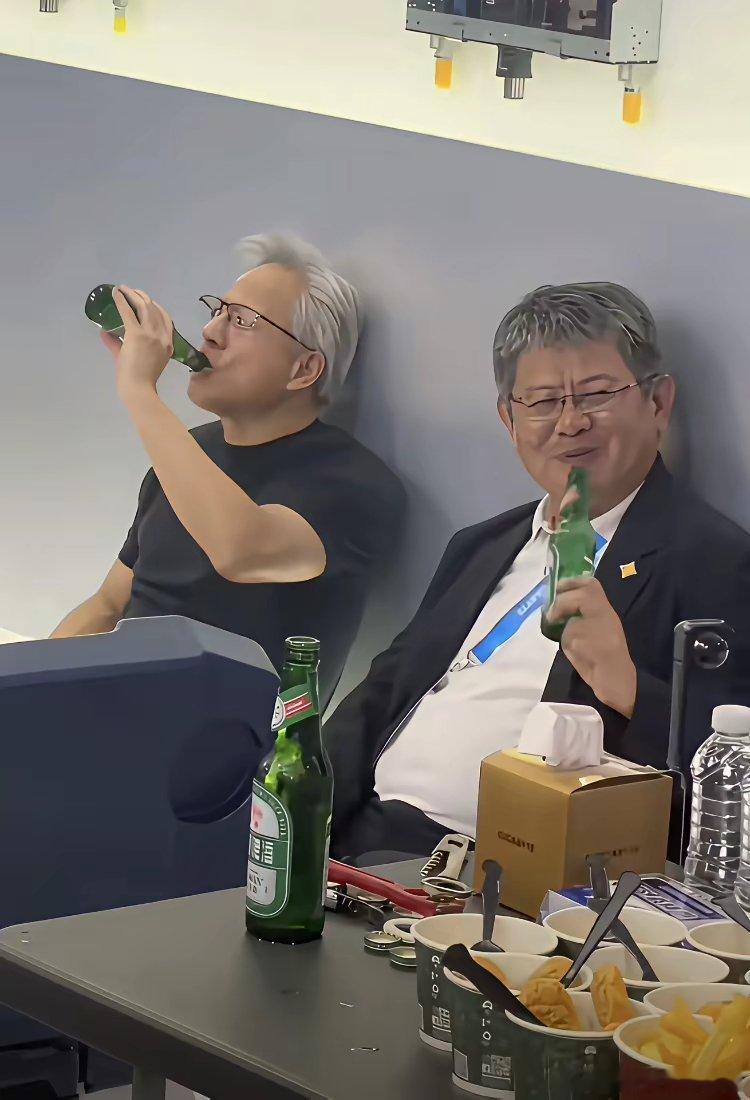想不明白。都这么有钱了，不喝茅台五粮液，不喝拉菲，不喝路易十二，喝工业啤水。。。