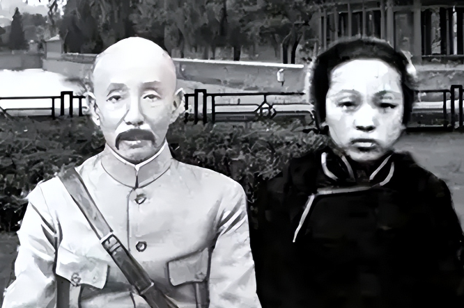 1908年，张作霖四姨太，因为一道菜跟厨师吵了几句，谁知对方竟以下犯上，把滚烫的