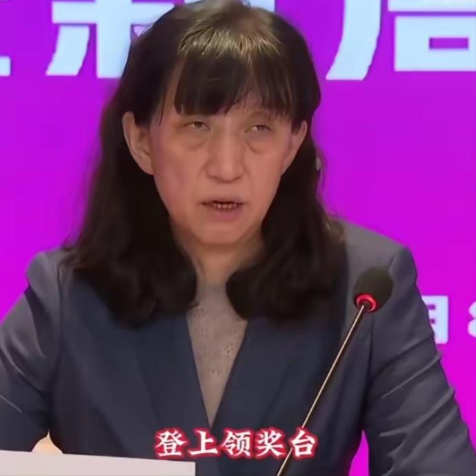 亚运女排再遇菲律宾引发热议，朱婷缺席名单让球迷疑惑，成绩压力之下排球体系如何面对