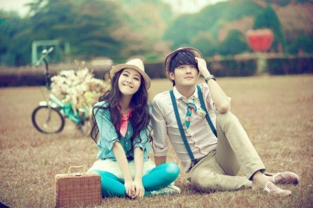 标题：人生其实挺像拍电影的：别做梦，要做“真实版”！嘿，朋友们，咱们常说“人