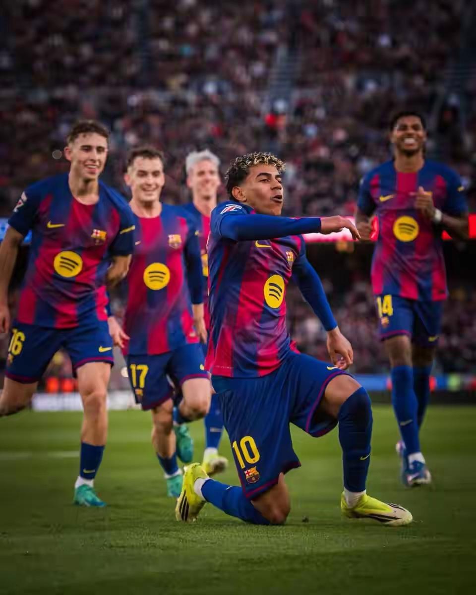 巴萨的亚马尔和皇马的姆巴佩，就是梅西与C罗的翻版，也是延续，不信请看：姆巴佩