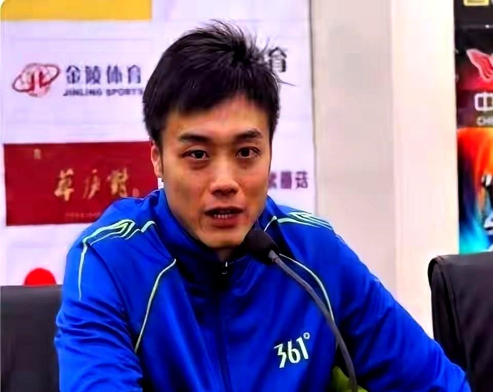 有人说河南女排可能永远也不能冲进联赛前四，但朱婷的表现让人不由得想：她还能带队走