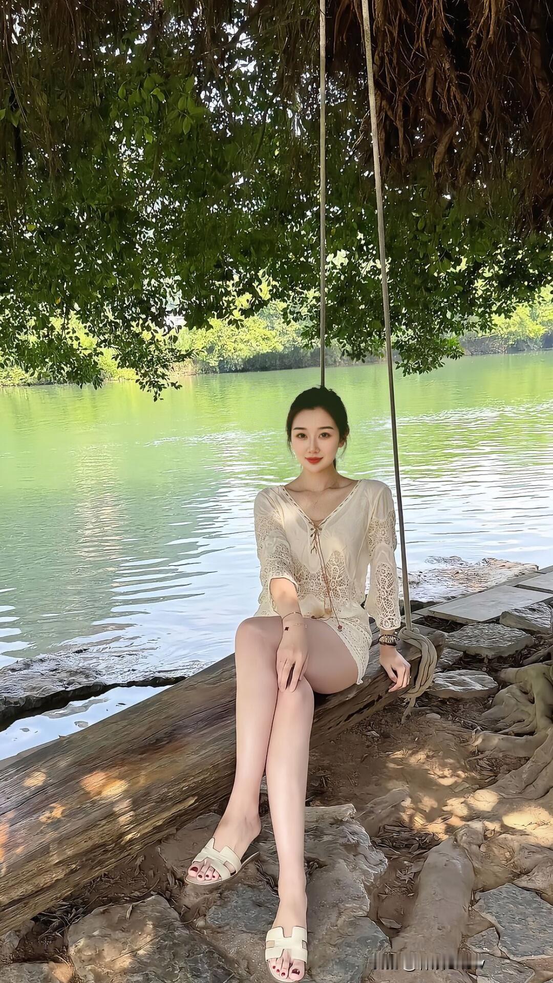 夏日湖畔，轻盈飘逸，自然之美