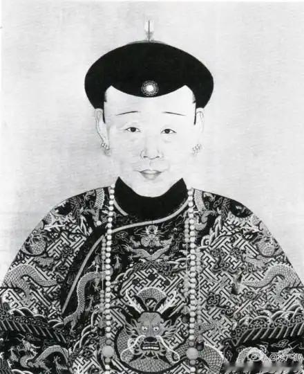 嘉庆去世后，传位诏书丢失，孝和皇后坚持传位给道光，不传亲儿子嘉庆二十五年夏天