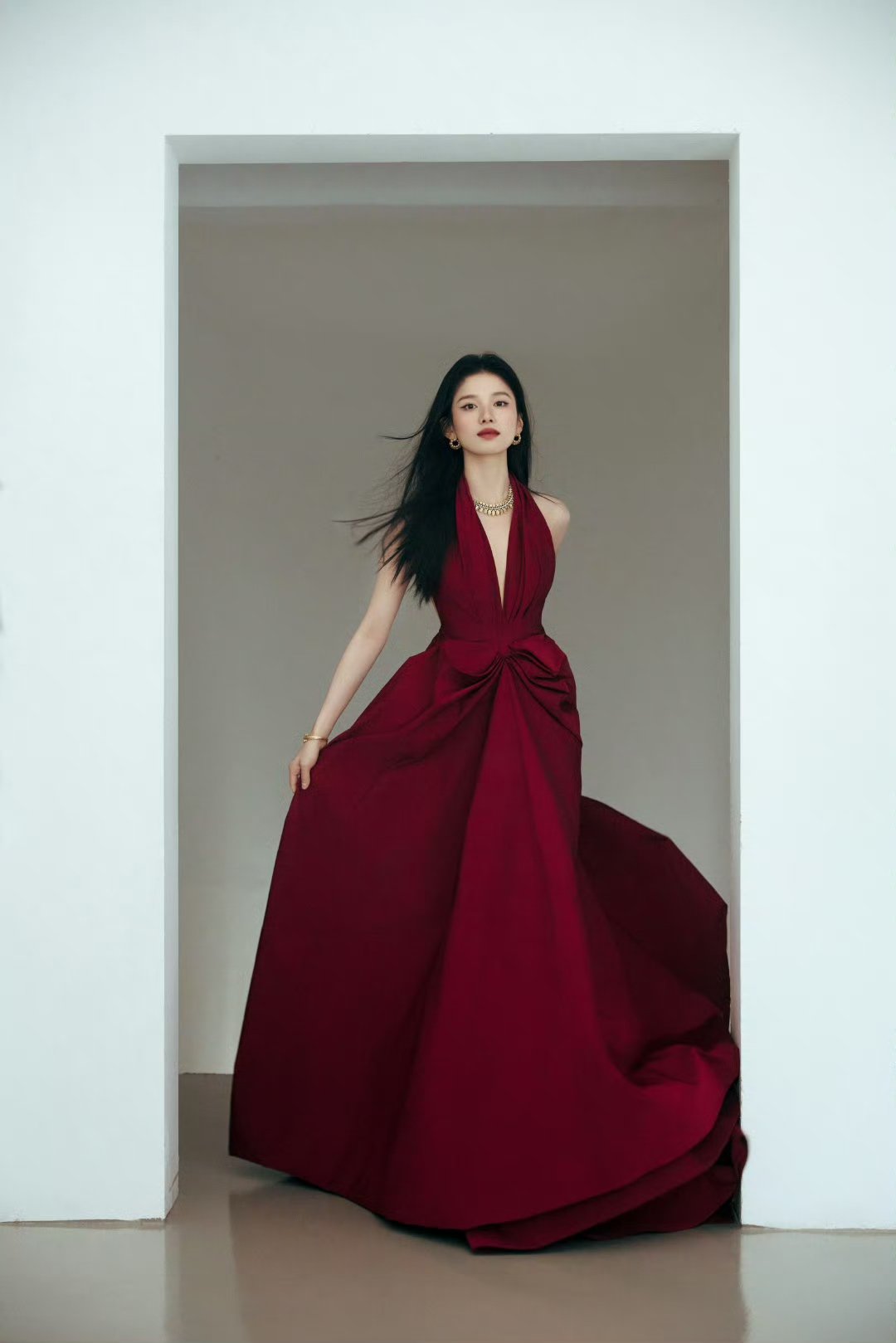 张婧仪烈焰玫瑰张婧仪红玫瑰张婧仪红玫瑰美成啥了​​​