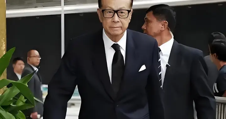 中方强硬反击巴拿马 李嘉诚罕见发声支持中企维权