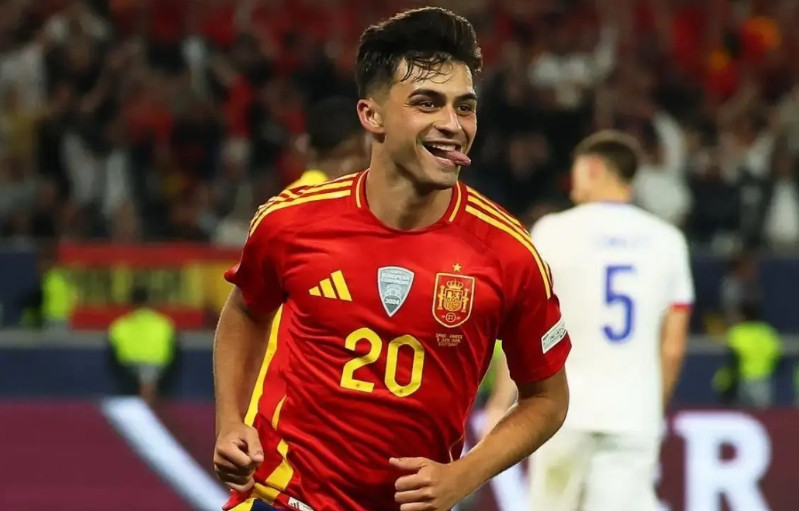 世界杯前球队状态大热不是什么好事，尤其是评选出的夺冠赔率，榜首球队就是被架在火上